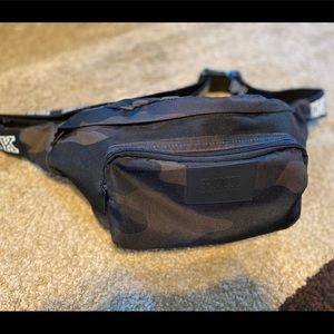 PINK camouflage fanny pack.
